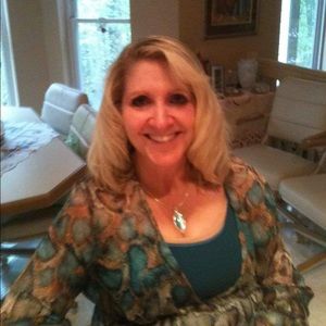 Meet your Posher, Dena